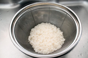 お米を研ぐ｜プロが教える美味しいお米の炊き方